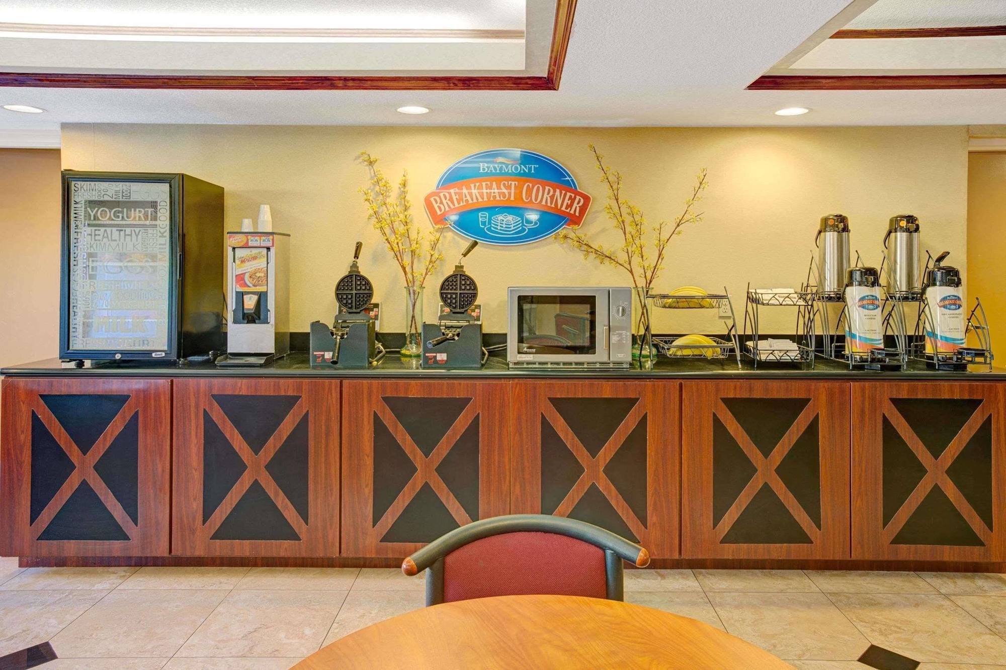 Garnet Inn & Suites Орландо Екстериор снимка