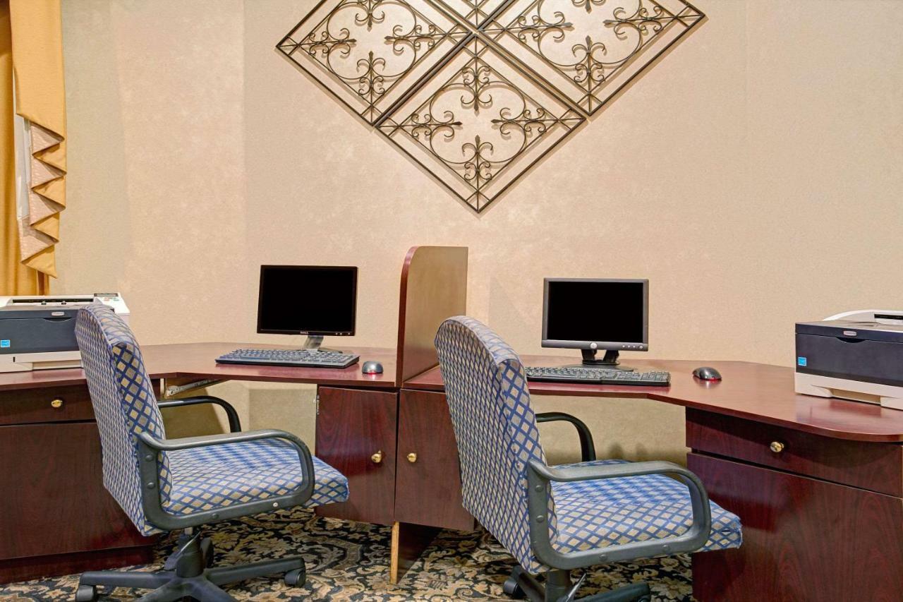 Garnet Inn & Suites Орландо Екстериор снимка